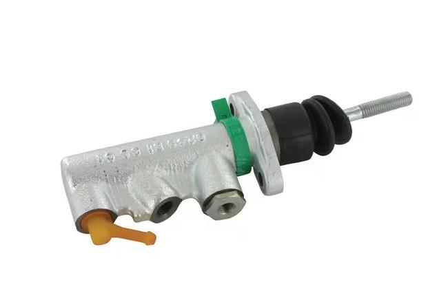 CILINDER ZAVORNI GLAVNI (mineralno olje) STEYR