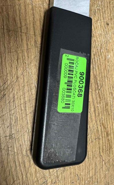 ROČAJ PVC PLOŠČATI 30X10